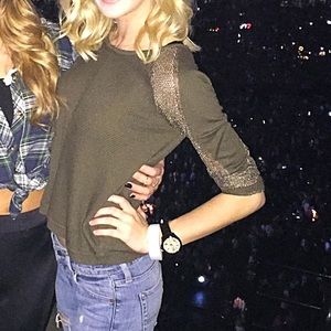 Guess sweater with gold mesh size xs